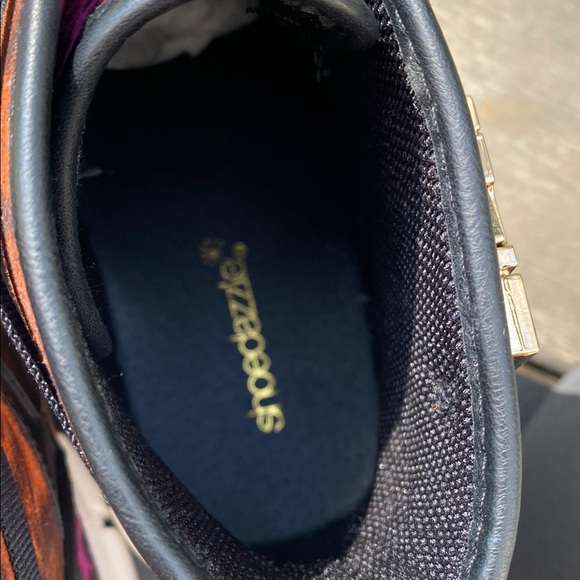 ShoeDazzle Janet Edgy Cheetah Leopard Animal Print Pattern Flat Sneakers Size 9 - Picture 3 of 10